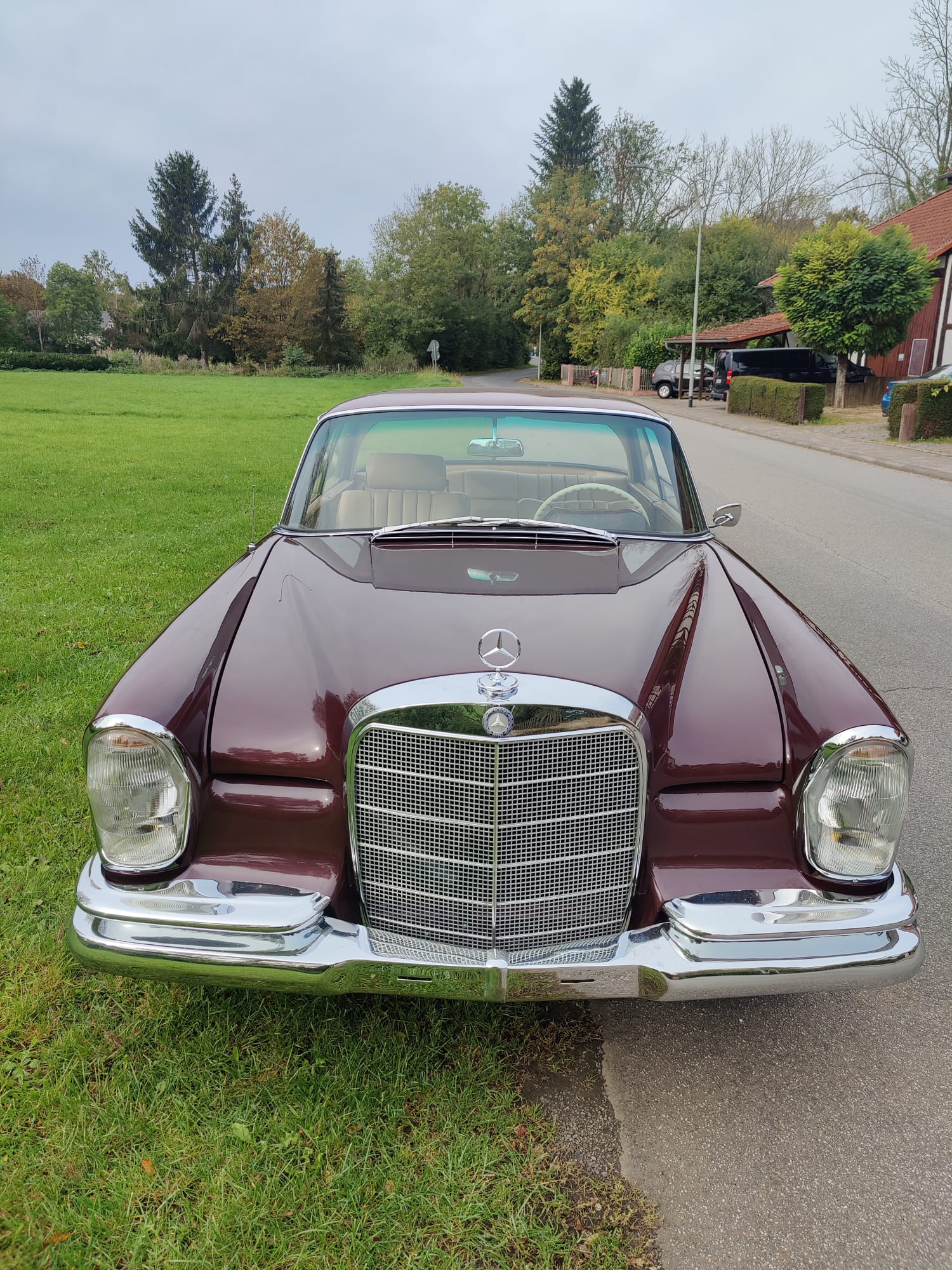 ein echtes Schmuckstück:  220SE (W111) Baujahr 1964 mit weitgehend originaler Substanz