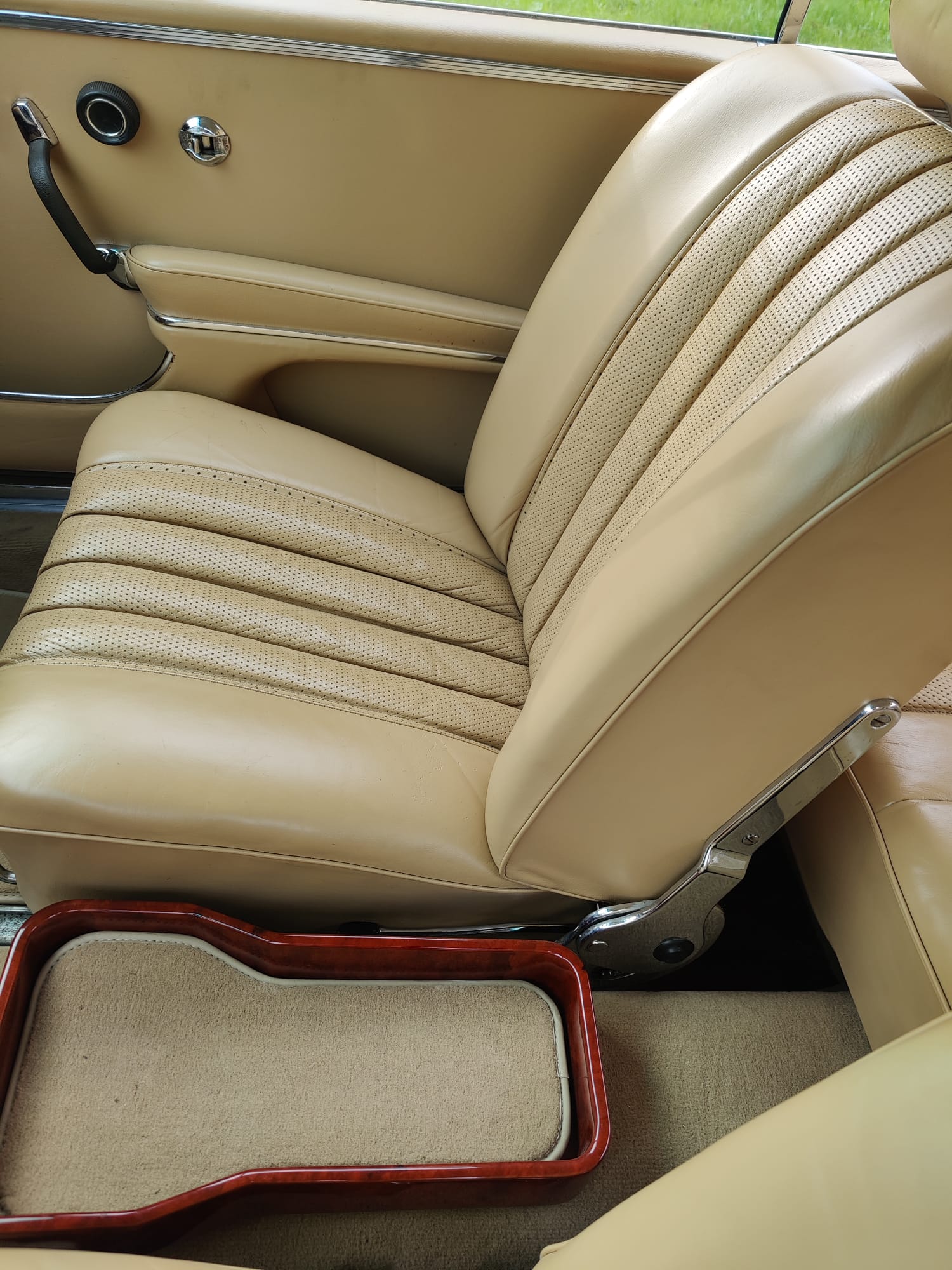 ein echtes Schmuckstück:  220SE (W111) Baujahr 1964 mit weitgehend originaler Substanz
